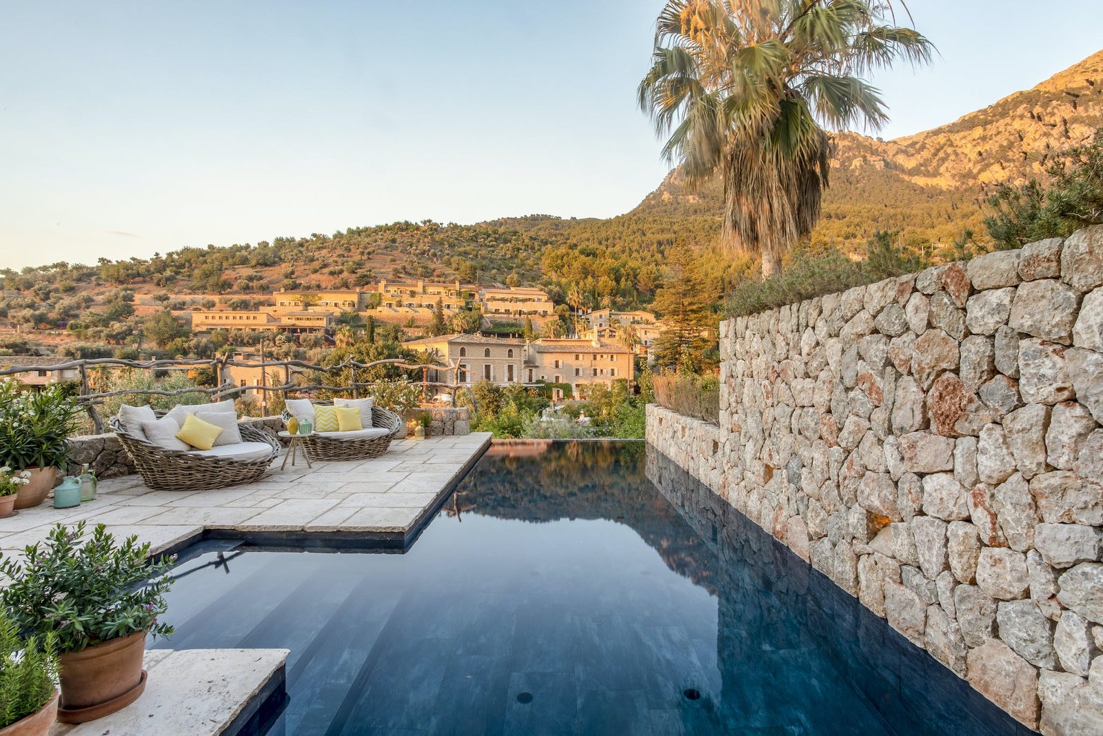 Wonderful Town House With Stunning Mountain and Sea Views – PMA005