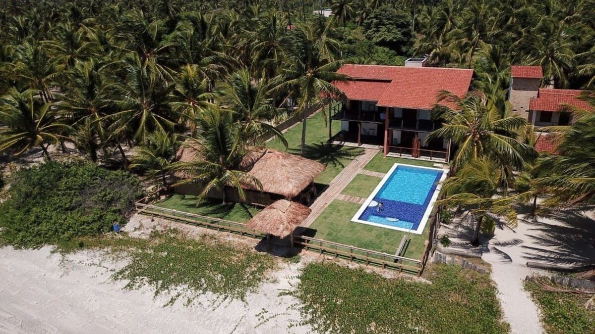 Beachfront Paradise House – ALA005