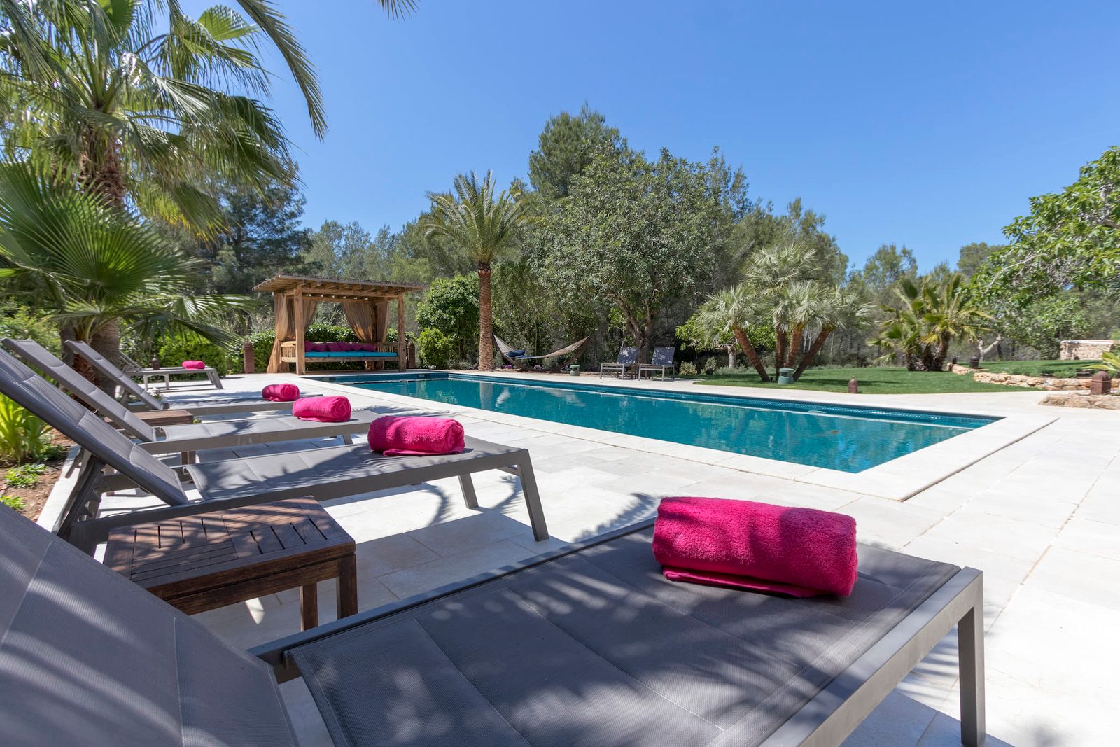 Incredible Villa in Ibiza – IBZ043