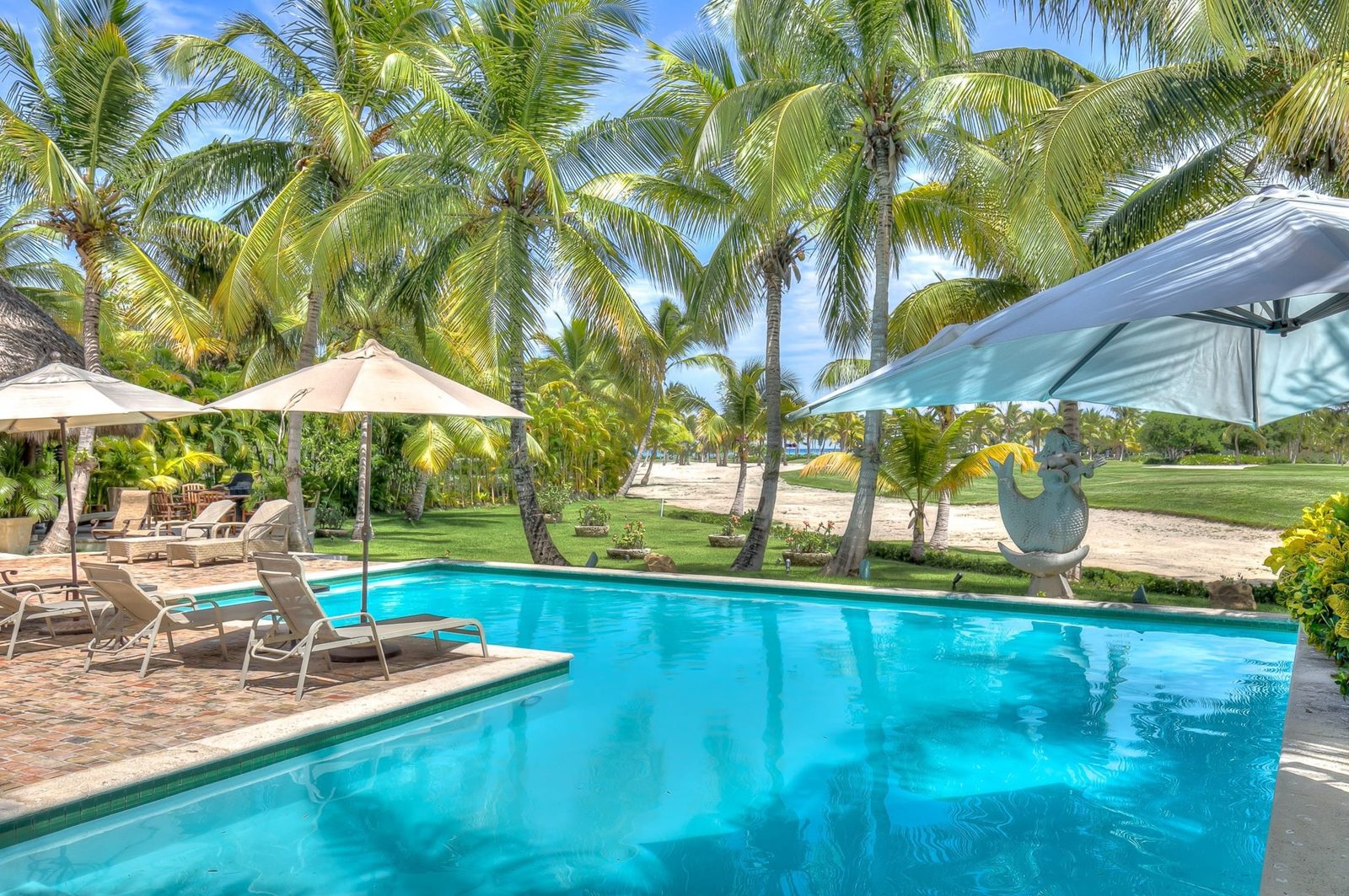 Unique Ocean View Villa With Full Staff In Punta Cana – DOM008
